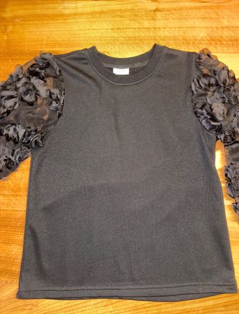 SCHWARZES JDY SHIRT MIT TÜLLÄRMELN