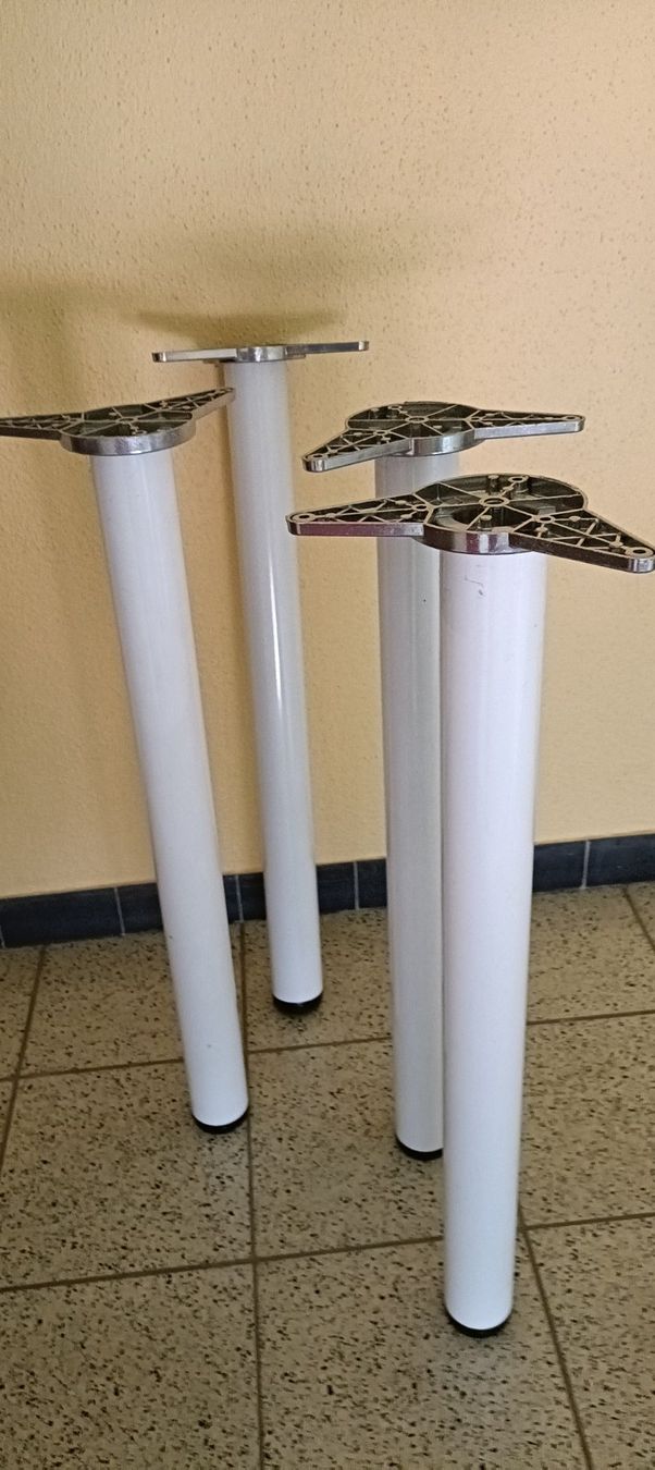 Altri mobili: Tischbeine 70 cm, weiss – Usato da Windisch venduto da luc_j597