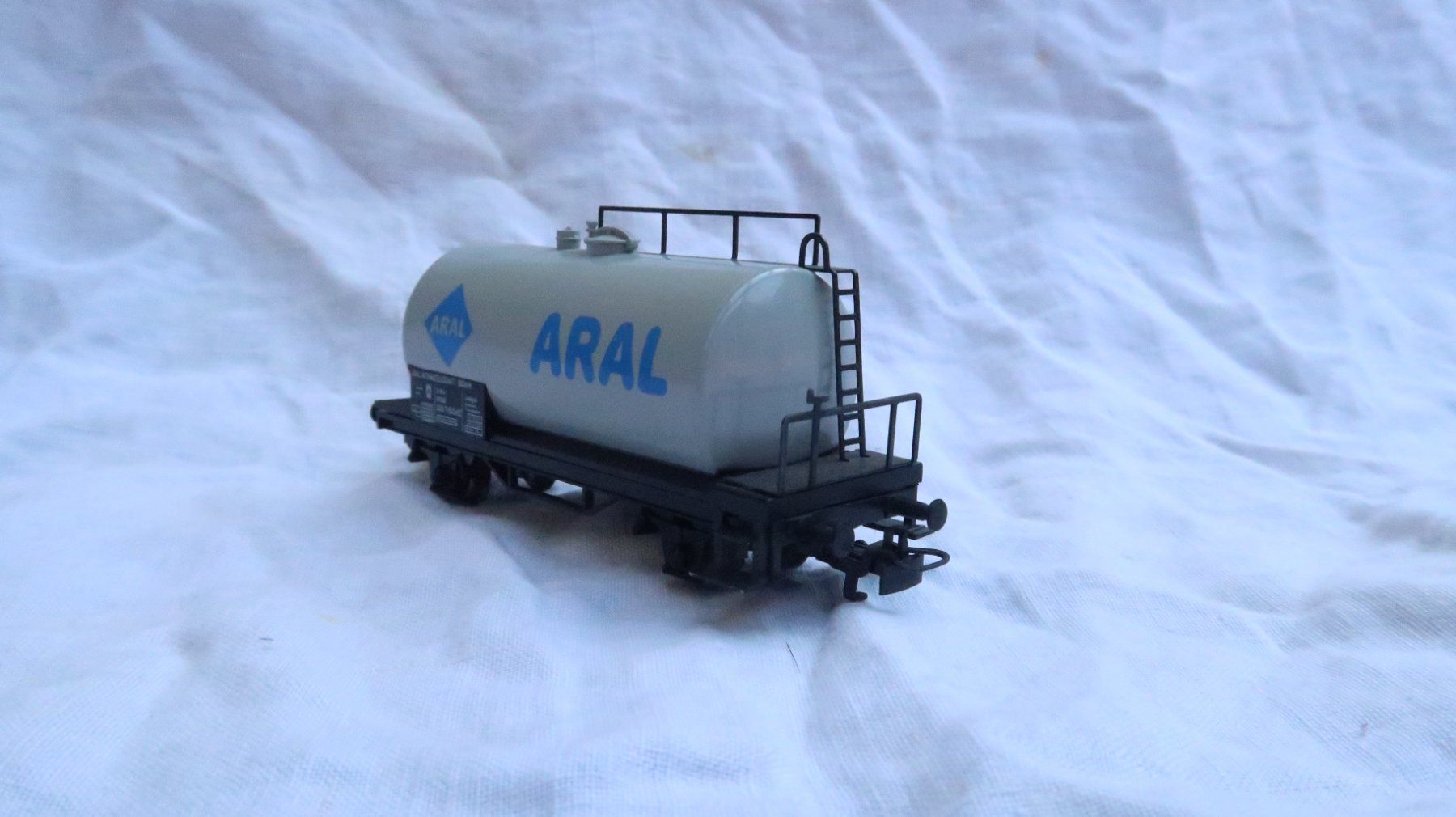 Märklin Trains électriques: MÄRKLIN Nr. 4440 DB "Aral" Tankwagen – D'occasion à Muttenz par Laeckerlihamschter 6
