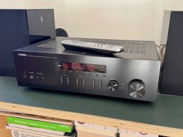 Yamaha R-N303D Streaming Verstärker