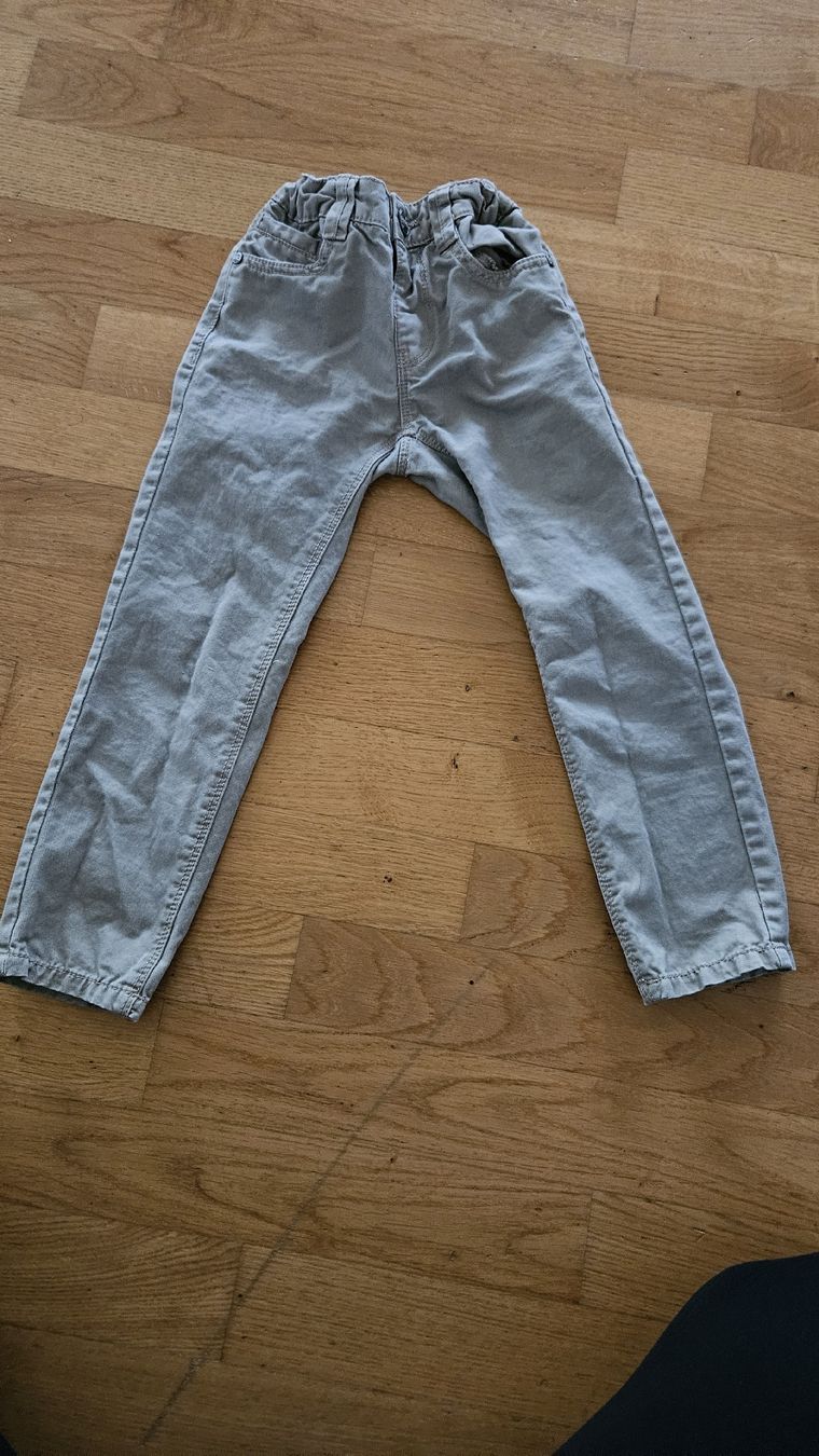 Pantaloni: Hose Grösse 116 – Usato da Rickenbach SO venduto da S.u.n.s.h.i.n.e.83