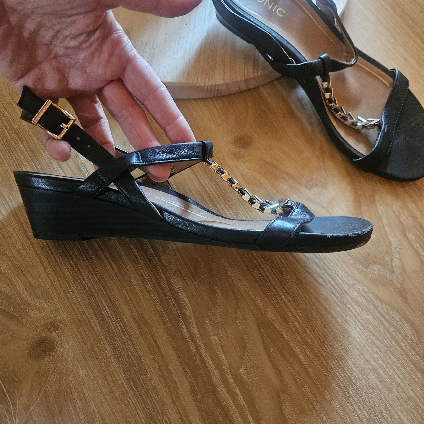 Scarpe da donna: Vionic Sandalen mit Gold Gr: 37 wie Neu – Nuovo (secondo la descrizione) da Eglisau venduto da kaya024 1