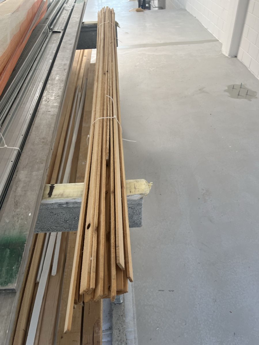 Articoli in legno: Gipserleisten, Holz – Nuovo (secondo la descrizione) da Bettlach venduto da Esbe62 3