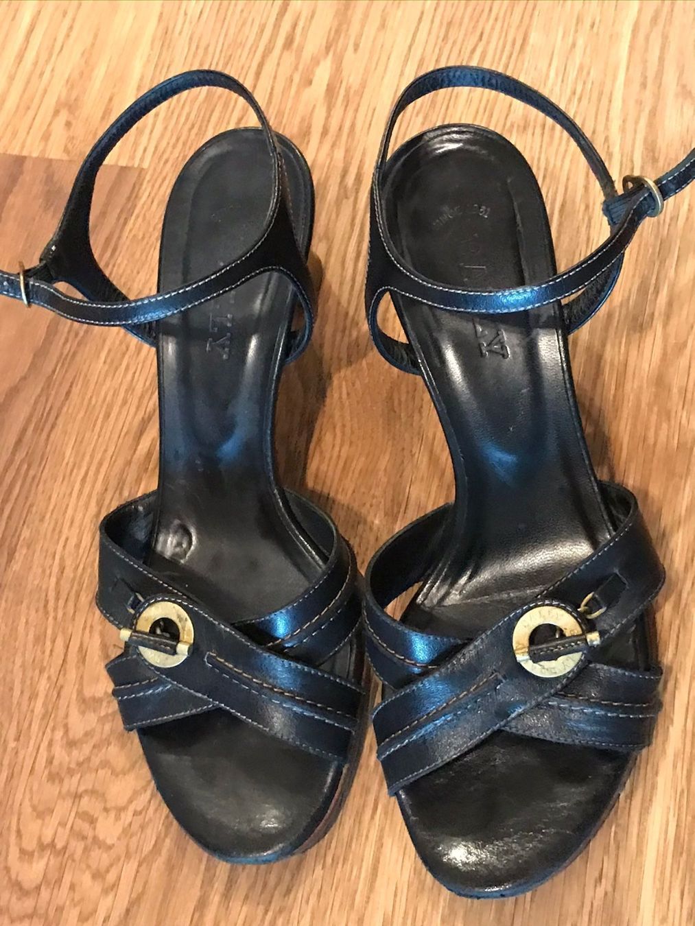 Bally Damenschuhe: BALLY Sandals black leather 38 – Gebraucht aus Erlenbach ZH von topchick