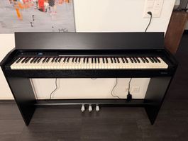 Roland F701 schwarz – sehr guter Zustand – wenig gebraucht
