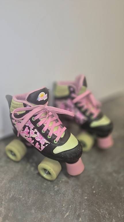 Pattini in linea & Pattini a rotelle: Rollers Sunny bloom taille 33 – Usato da Zürich venduto da erika2103