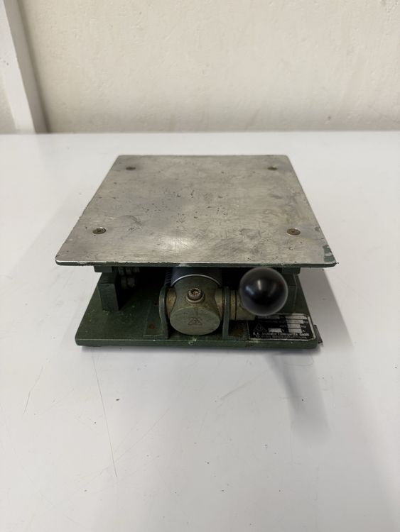Hydraulischer Laborboy / Labortischheber – Tragkraft 25 kg (Gebraucht ...