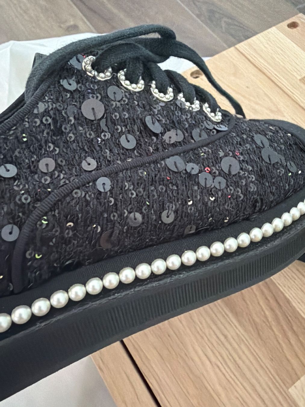 Chanel Scarpe da donna: LAST PRICE Chanel noires paillettes et perles – Nuovo (secondo la descrizione) da Cologny venduto da PINKCLOSET 3