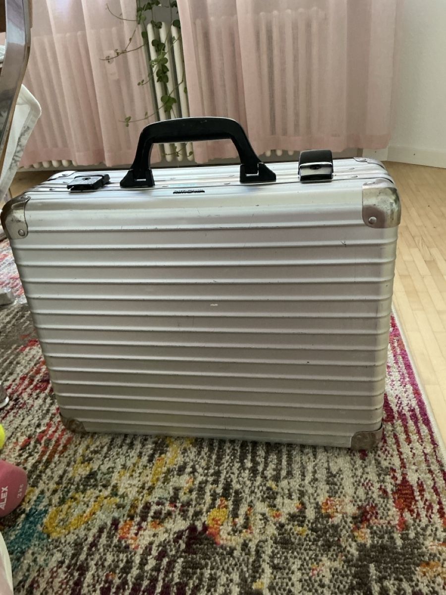 Rimowa Valigie: Aluminium Attache Case Silver Acceptable Condition – Usato da Basel venduto da Smile214