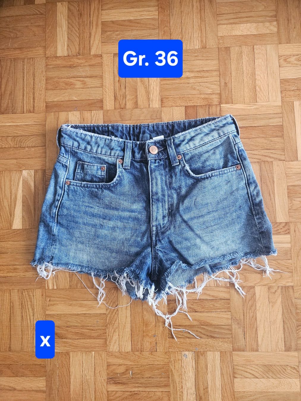 Jeans: Shorts Gr. 36 – Usato da Hombrechtikon venduto da malaika03
