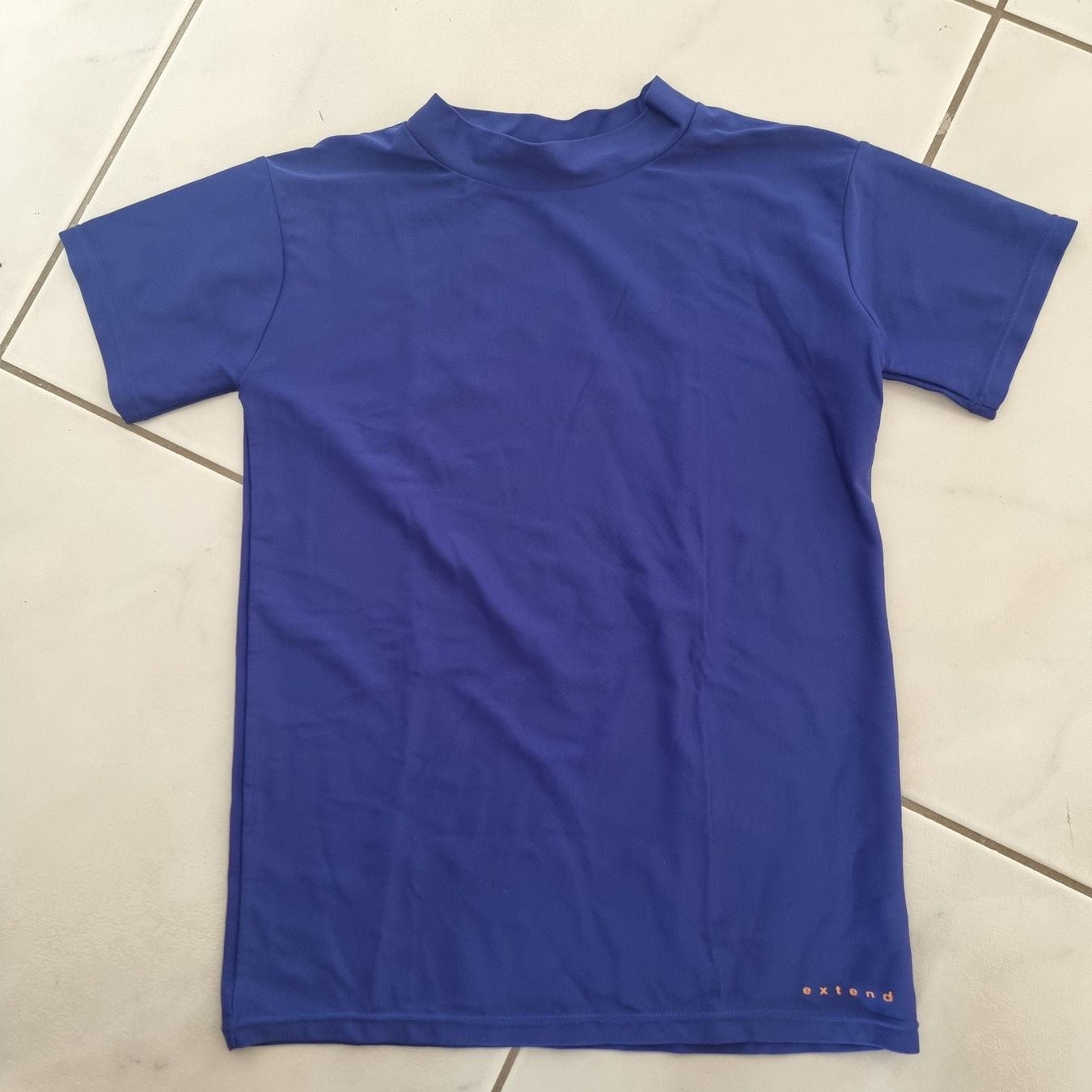 Costumi da bagno: Lässiges Badeshirt Gr. 152 – Usato da Arth venduto da Africa44