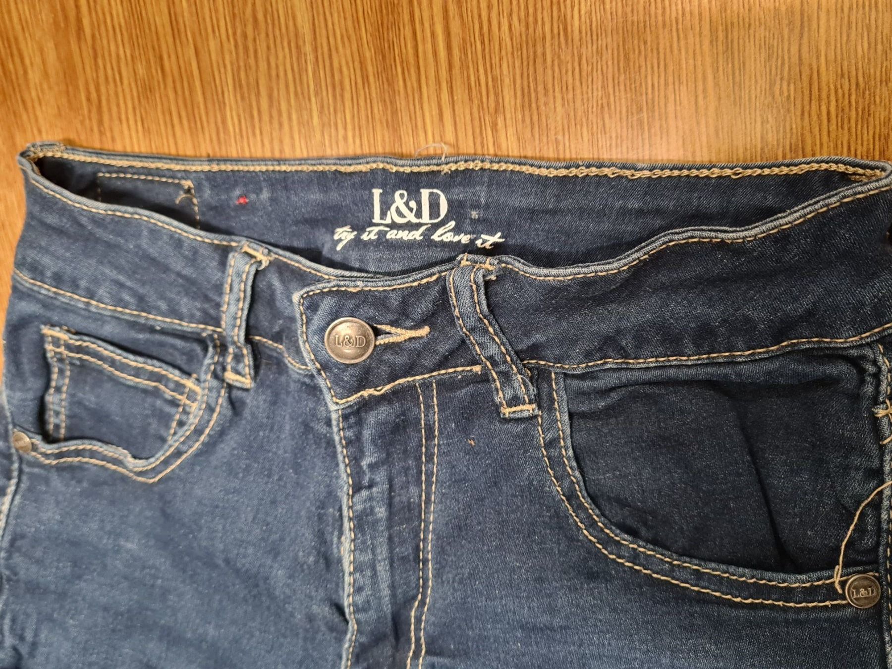 Pantaloni: Jeans Shorts ca.Gr.XS stretch – Usato da Amriswil venduto da used2use 2