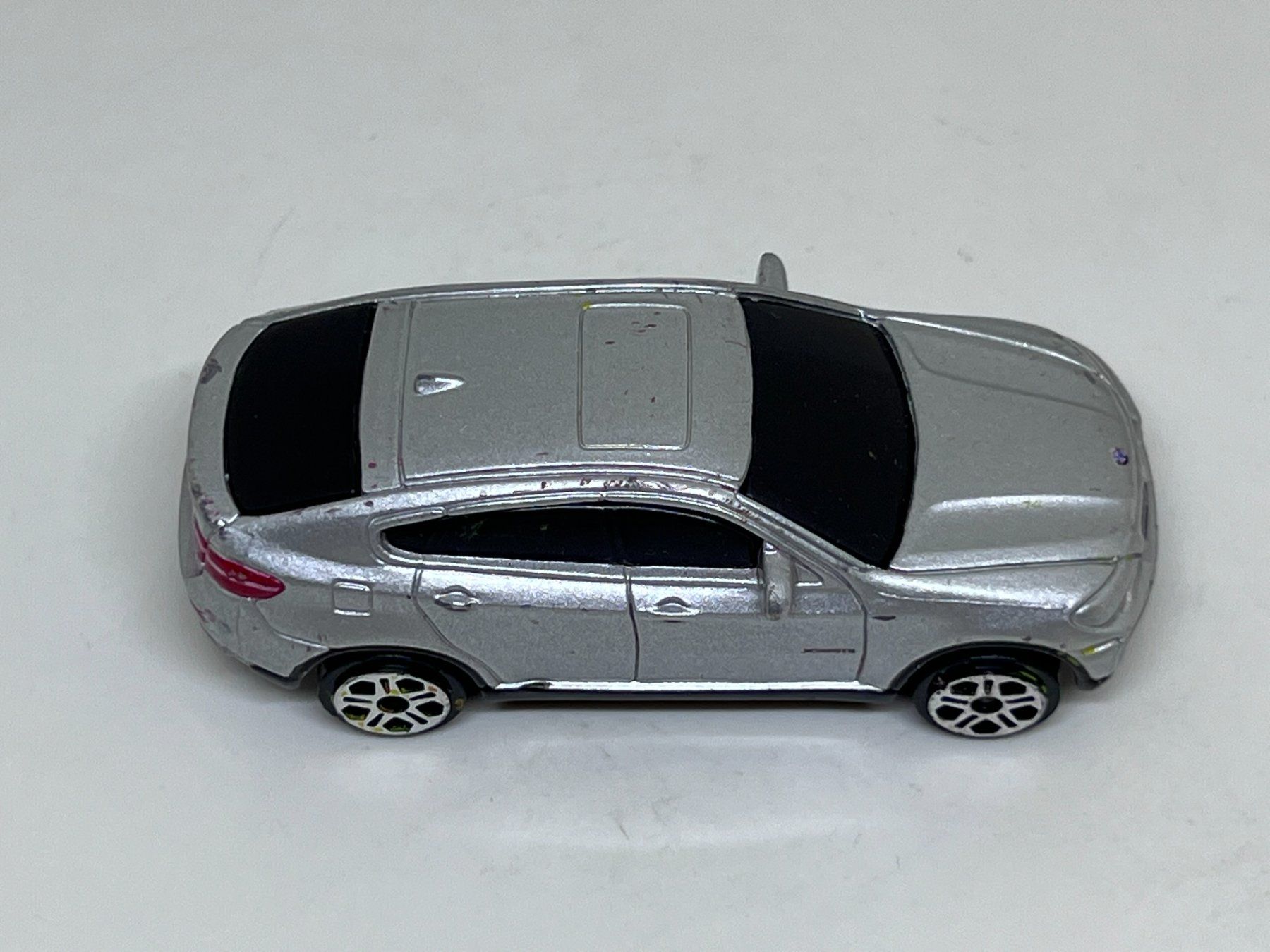 Maisto Modellini d'auto: Maisto BMW X6 #587 – Usato da Wildegg venduto da LaaBoutique 1