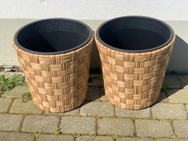 2 geflochtene runde Outdoor Pflanzenkübel