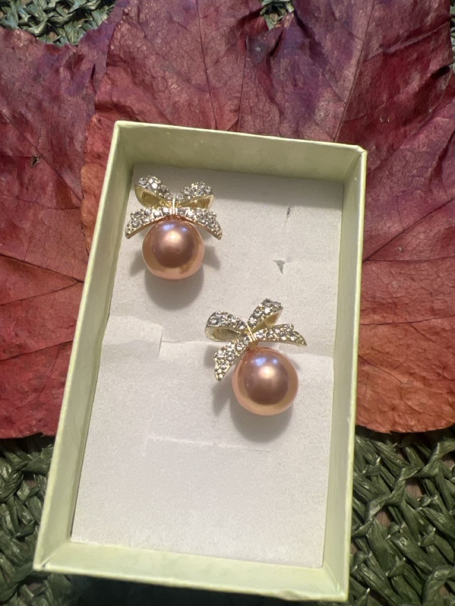 Ohrringe & -stecker: Elegante Ohrstecker mit Perle – Neu (gemäss Beschreibung) aus Seon von Sunny-Schmuck78