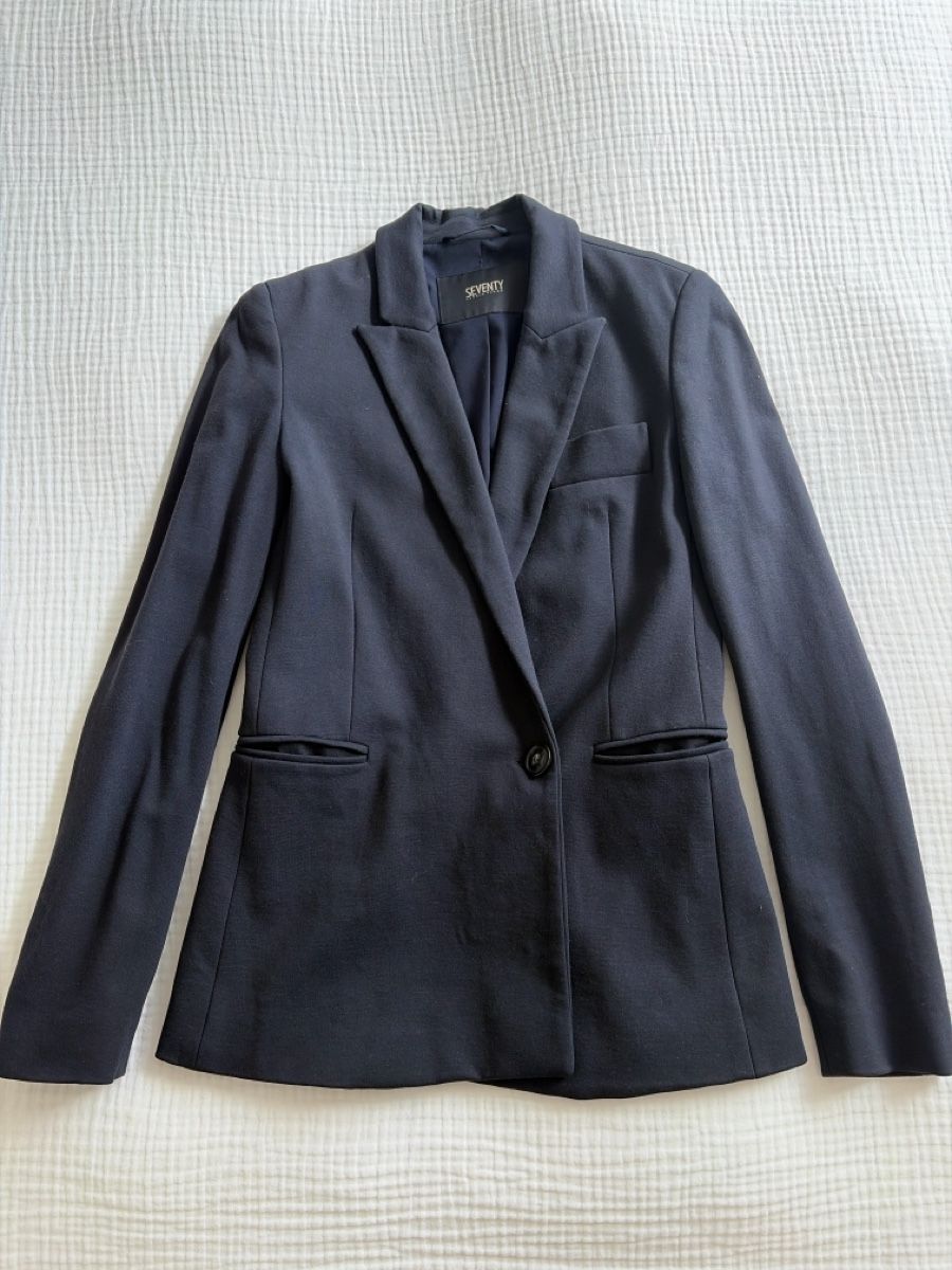 Jacken: Taillierter Blazer dunkelblau – Gebraucht aus Au ZH von eac_gm25