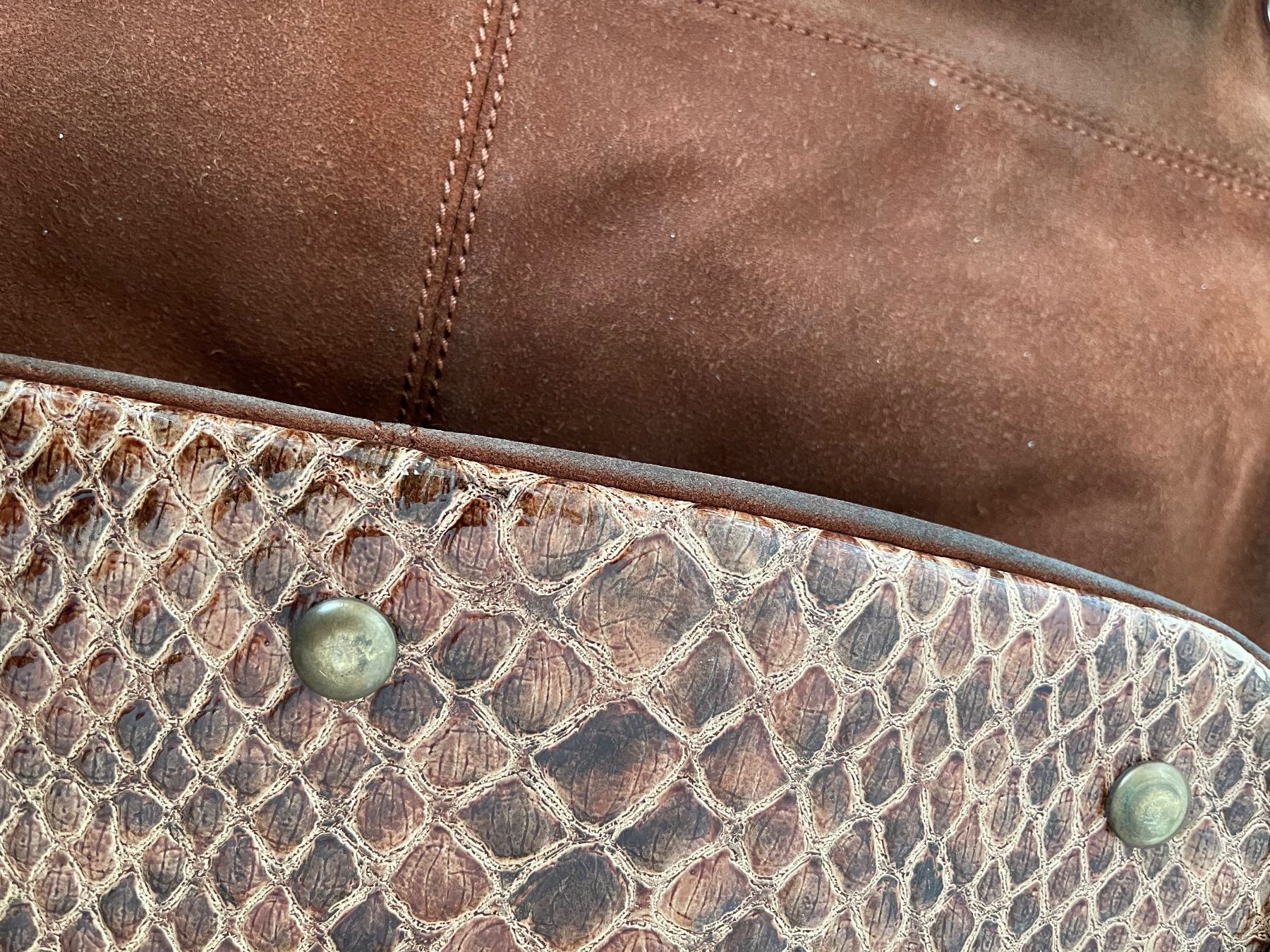 Coccinelle Borse da donna: CAPRISE Tasche /NP200CHF Wildleder Braun – Usato da Kölliken venduto da Prscoo 6