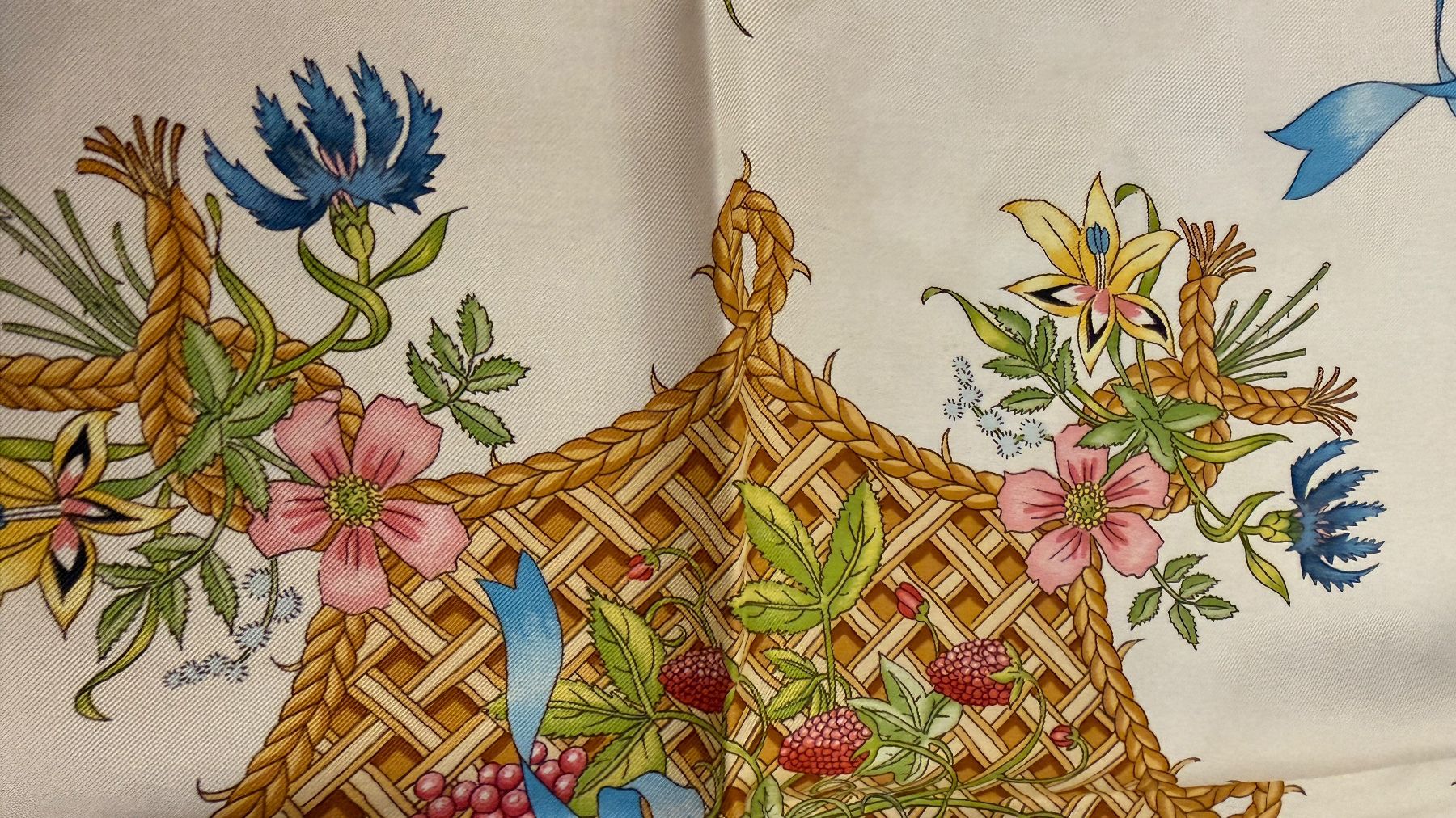 Gucci Foulards, Tücher & Schals: Original GUCCi Seidentuch V. Accornero wunderschöne Fabric – Neu (gemäss Beschreibung) aus Faulensee von Liebes_Kind_2019 4