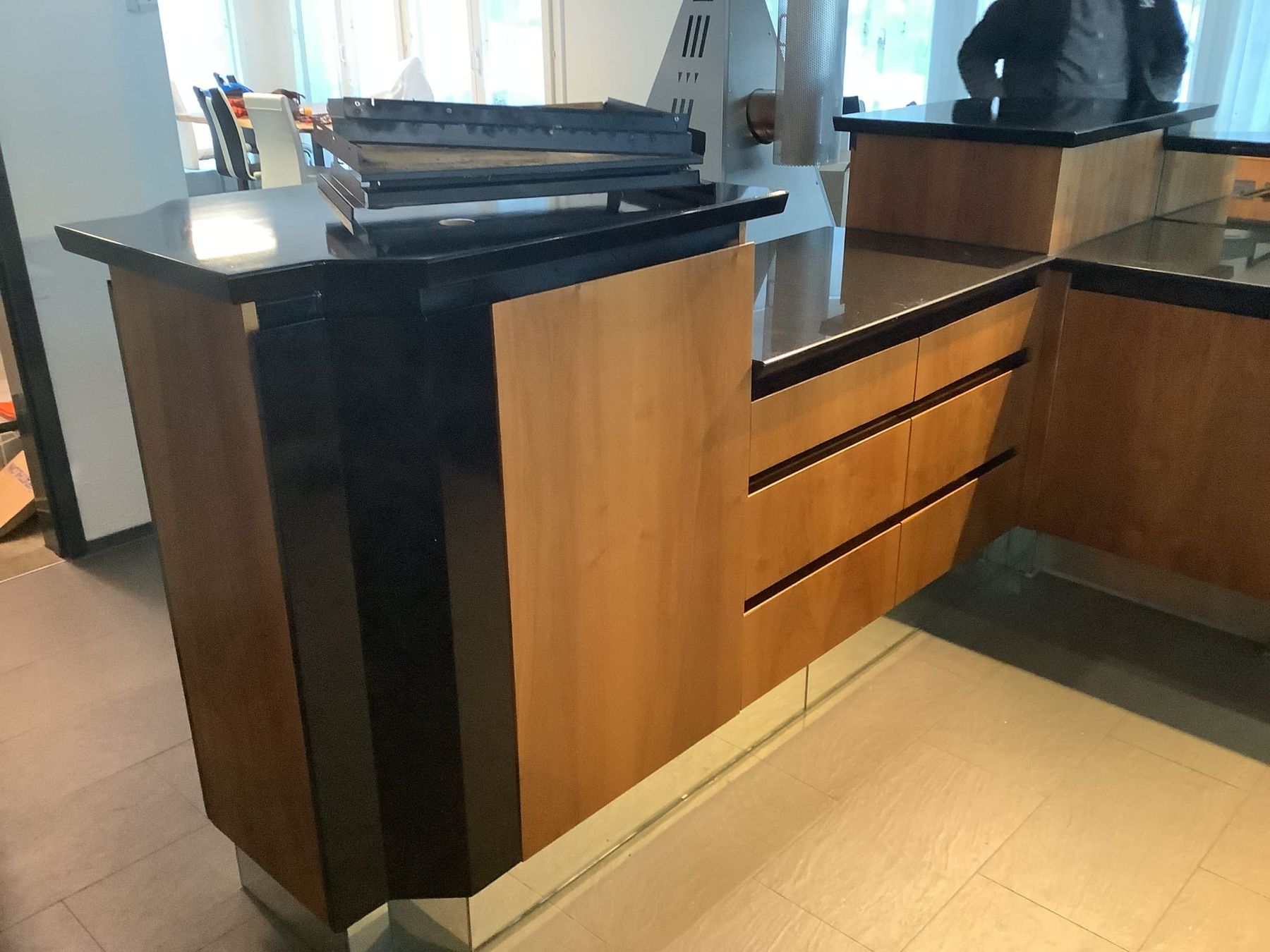 Cucine complete: Küche Designer Kirschbaum furniert – Usato da Ossingen venduto da Challenger74 1