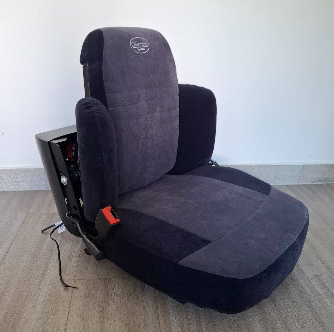 Tutti i ricambio: Fahrersitz luftgefedert - Savas Columbus – Nuovo (secondo la descrizione) da Reinach BL venduto da Malin20