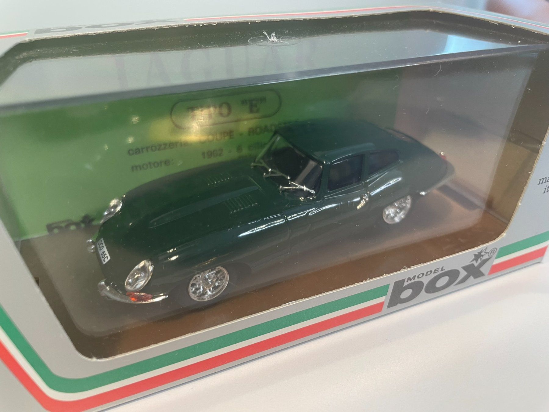 Modellini d'auto: BOX Model Jaguar Type E 1962 Coupé, 1:43 – Nuovo e nell'imballaggio originale da Bättwil venduto da Samuel_Wyss 2