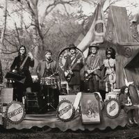 The Raconteurs – Consolers Of The Lonely