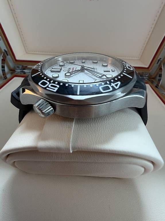 Omega Uhren: Omega Seamaster Diver 300m – Gebraucht aus Zürich von timeio-swapwatch 4