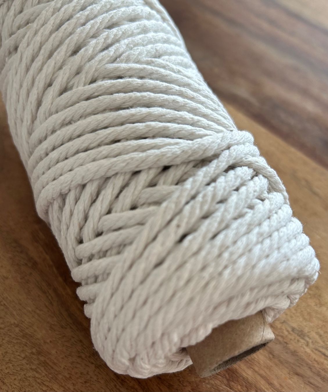 Cordicelle & Fili: Makramee Kordel / Garn Beige, 4mm Dicke – Nuovo e nell'imballaggio originale da Geneve venduto da vane267