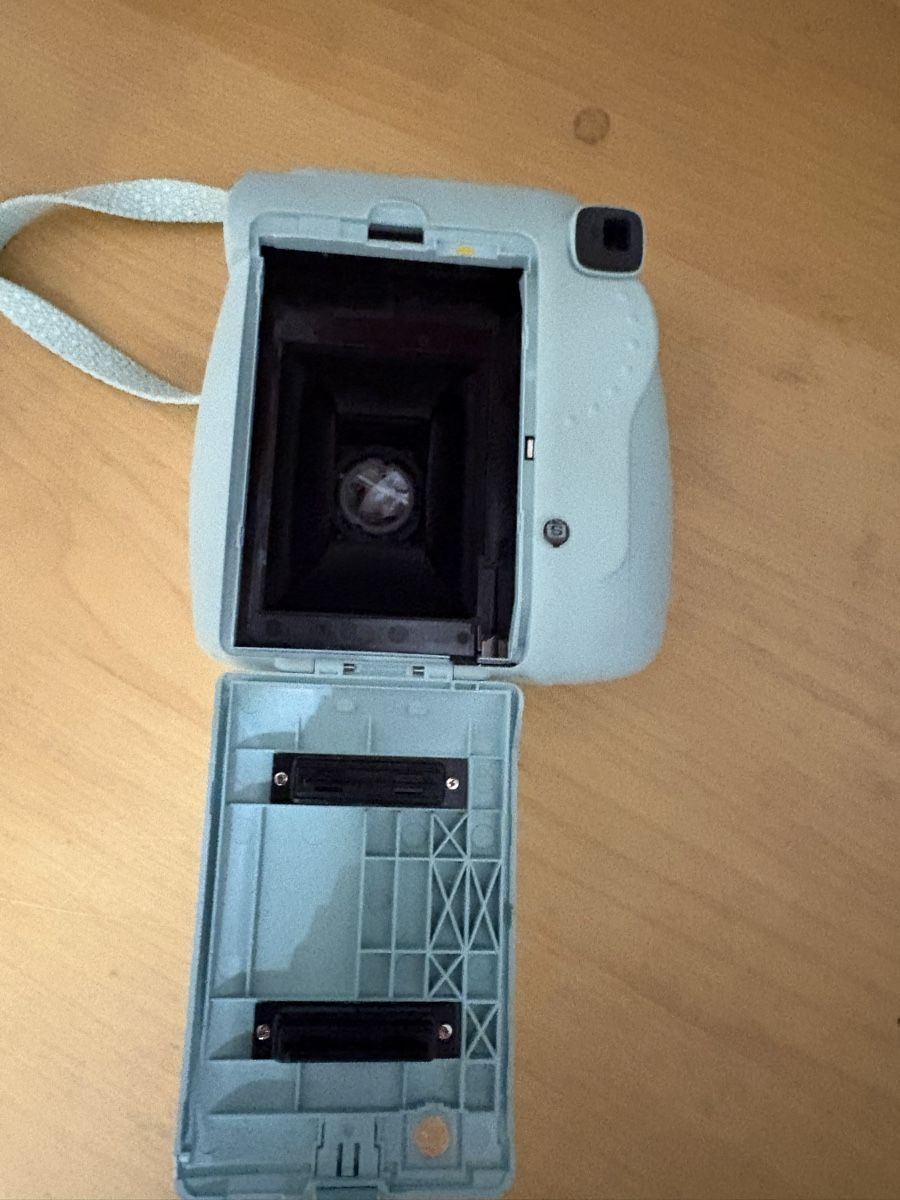 Polaroid Kamera: Fujifilm Instax Mini 9 hellblau gebraucht – Gebraucht aus Basel von len_k98f 4