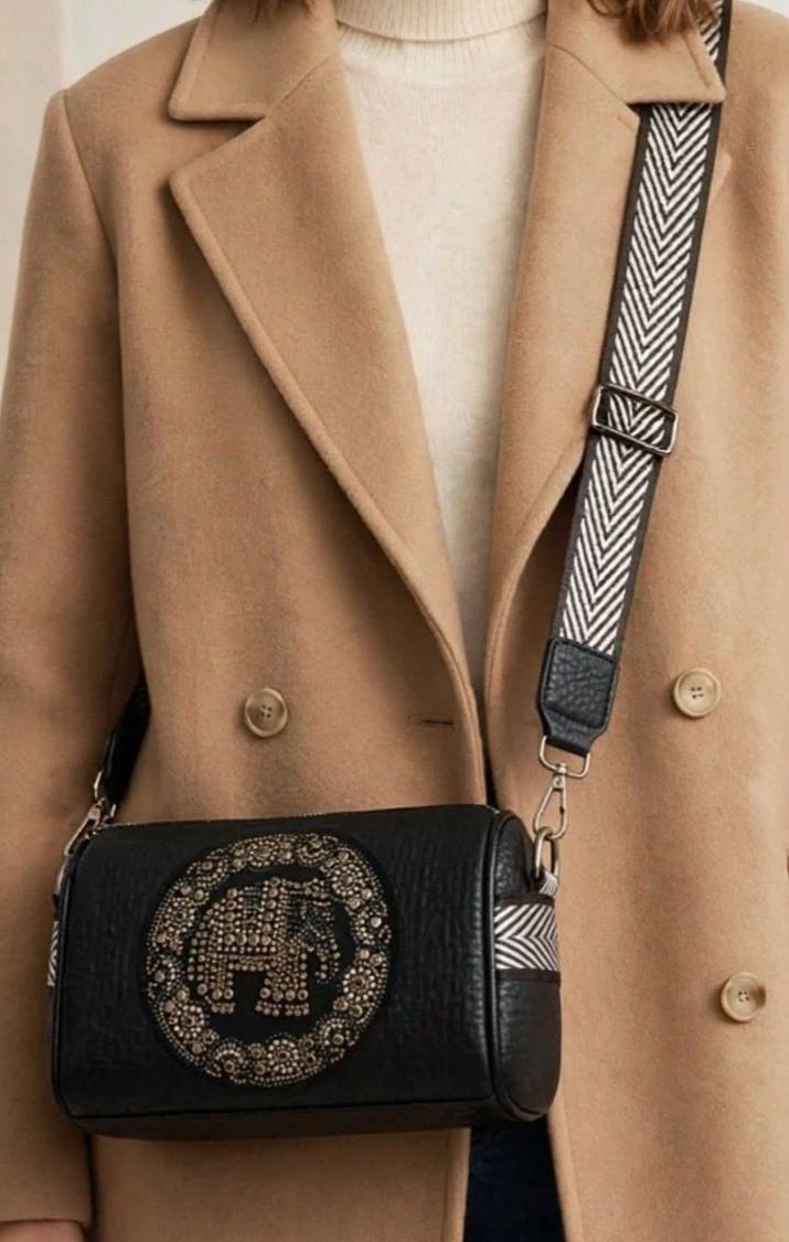 Borse da donna: Borsa decorata con strass nuova – Nuovo (secondo la descrizione) da Giubiasco venduto da Stefaniav 3