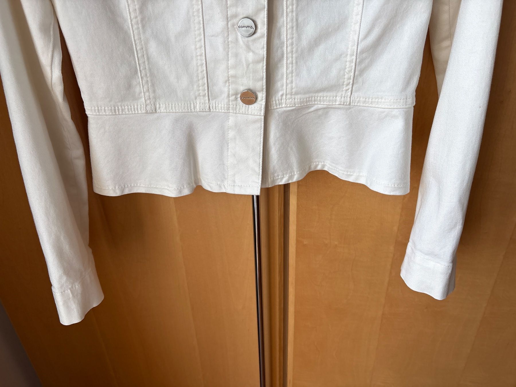 Comma Vestes: Comma Jeansjacke off-white/beige Gr. 34 – D'occasion à Richterswil par ZueriLake2 4