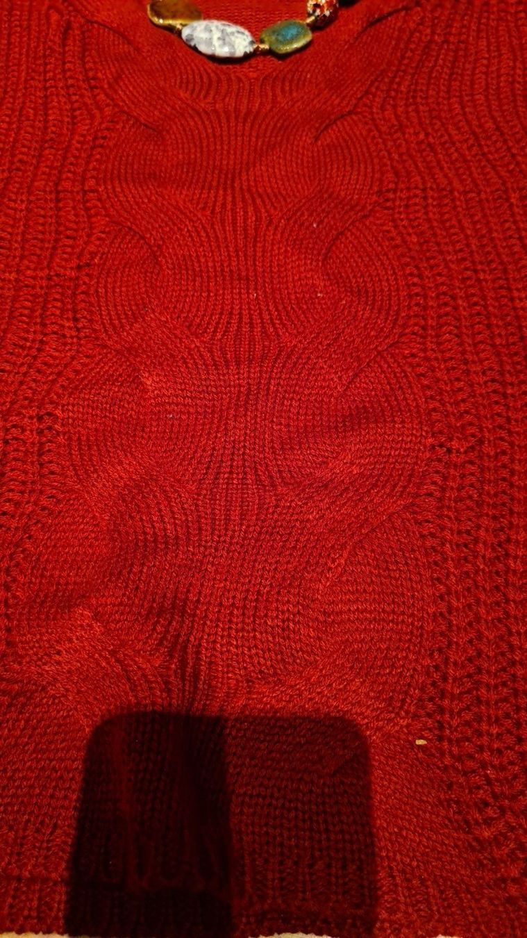 Lotti di vestiti: Coole Halskette mit Pulli + schwarzer Hosegr.L – Usato da Ferden venduto da jemyce 2