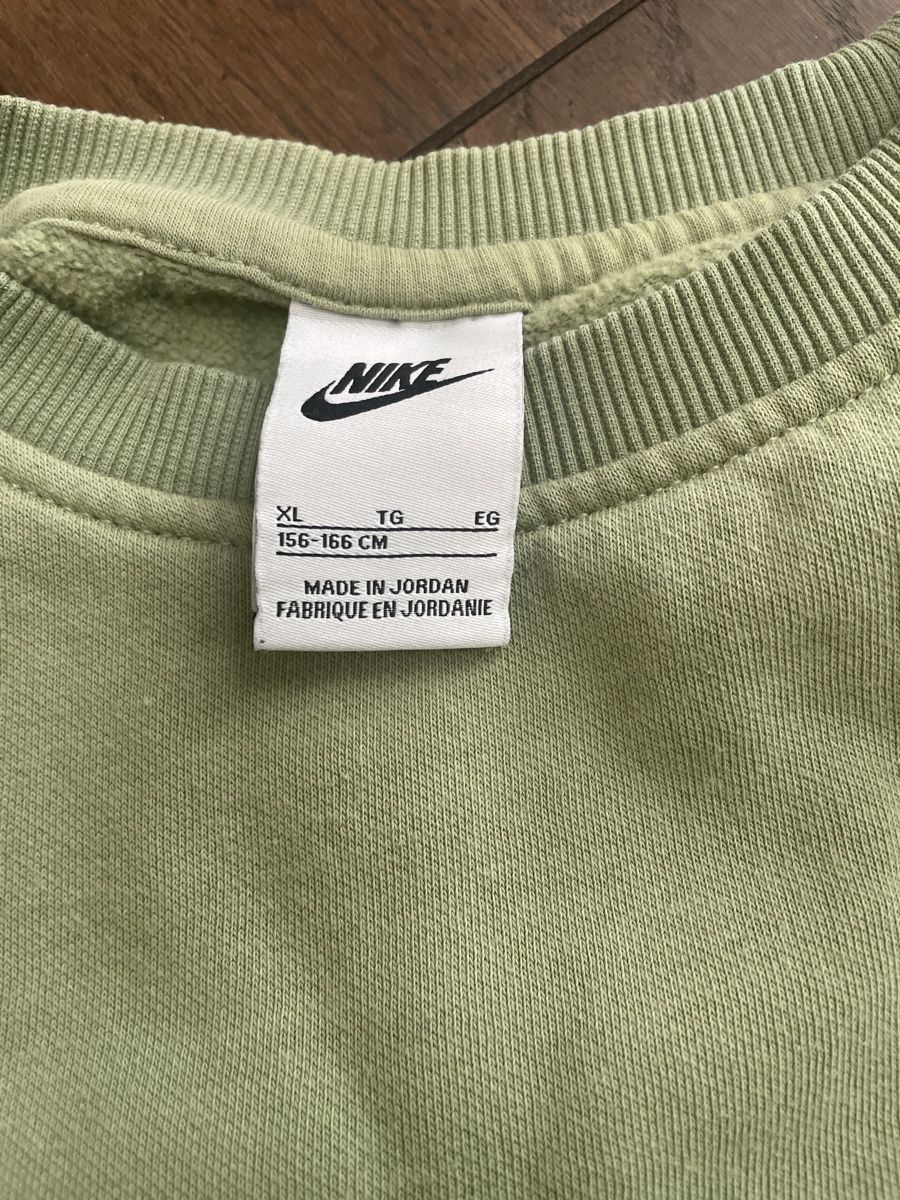 Nike Pulls et sweat-shirts: Nike Pullover/Sweatshirt, Frühlings-Farbe, Top Zustand! – D'occasion à Kilchberg BL par steh.kh 1