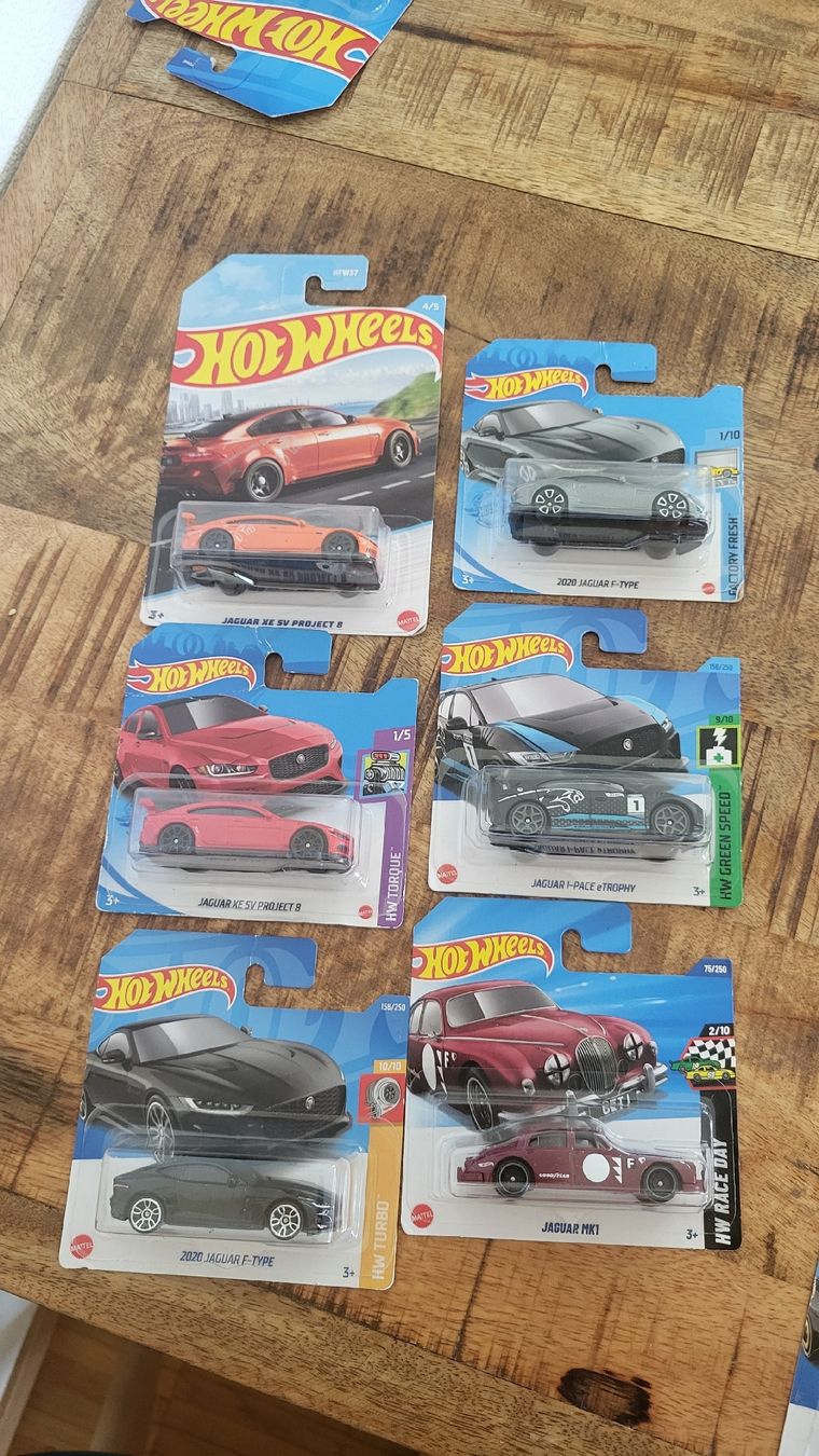 Hot Wheels Voitures modèles: Hot Wheels Jaguar set – Neuf avec emballage d'origine à Jona par mjo_f5t2 4