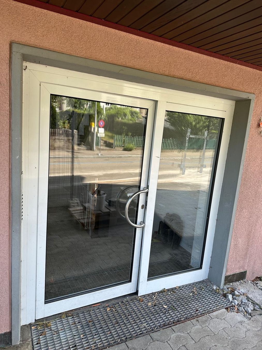 Porte: Haustüre Aluminium mit Rahmen – Usato da Spreitenbach venduto da Space_X 2