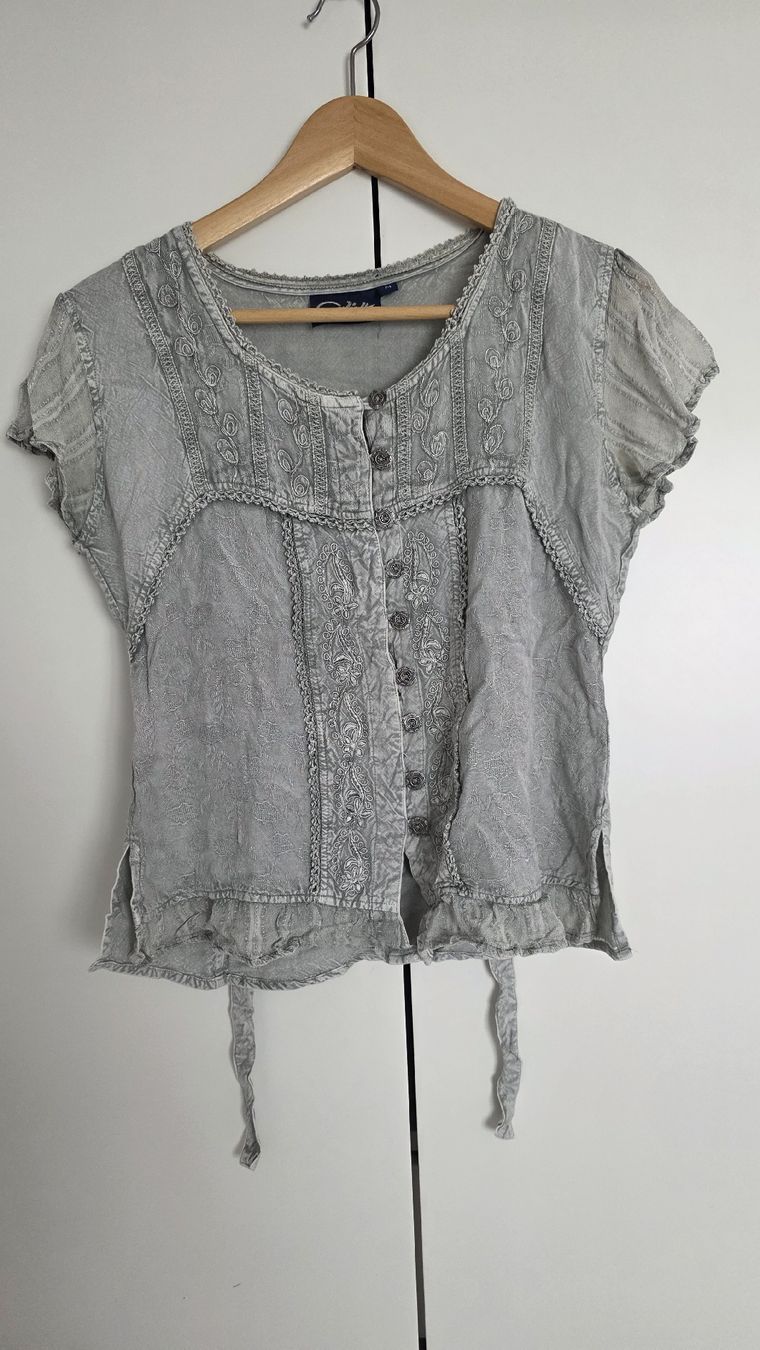 Top: Romantisches Shirt Grün Gr. M – Usato da Wettingen venduto da Francesca011