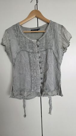 Romantisches Shirt Grün Gr. M