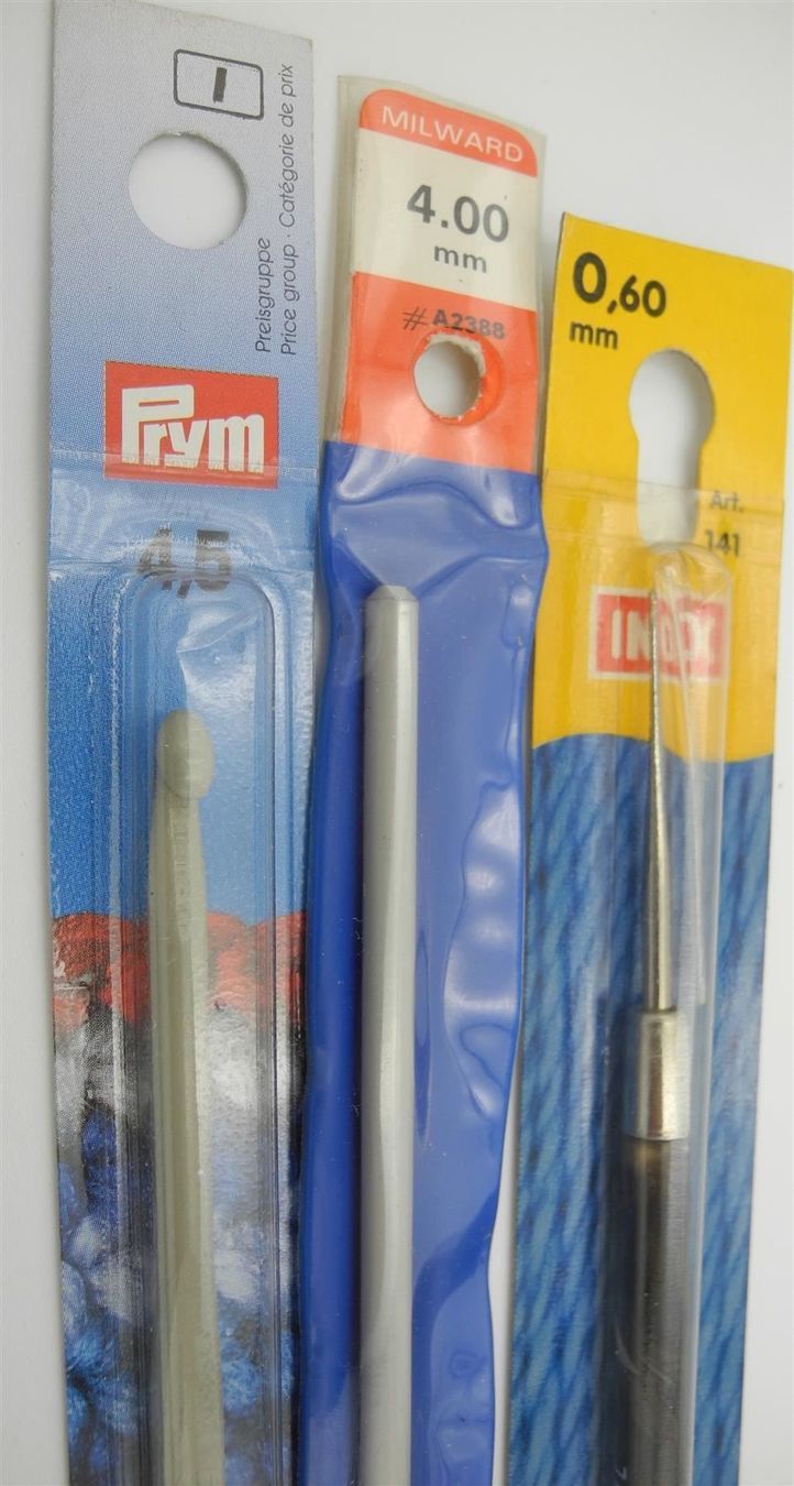 Ferri: 5 Stricknadeln + 3 Häckel, Nr. e23 – Nuovo e nell'imballaggio originale da Kottwil venduto da Crazyrolf 2