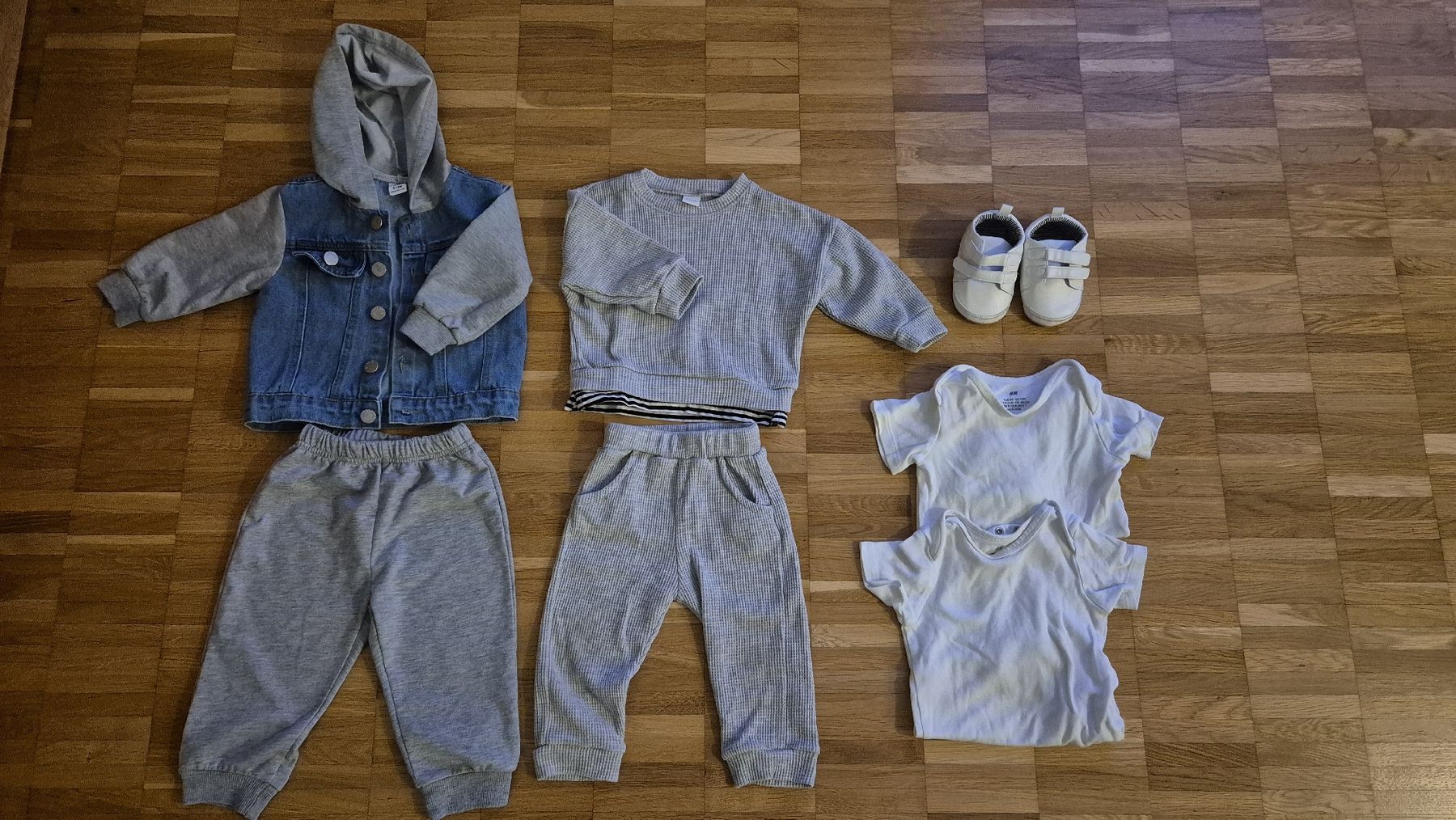 Kleiderpakete & -sets: Babykleidung Set Gr. 80 – Gebraucht aus Schaan von lulu_xx