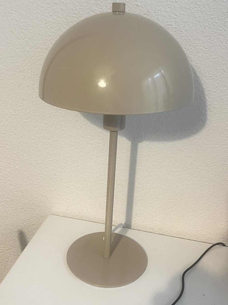 Lampen: Pilzlampe / Tischlampe beige – Neu (gemäss Beschreibung) aus Winterthur von amandaella