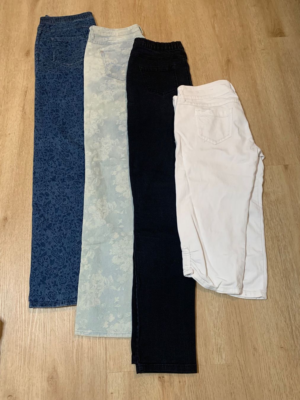 Pantaloni: Hosen Gr.M – Usato da Niederhasli venduto da Nati134