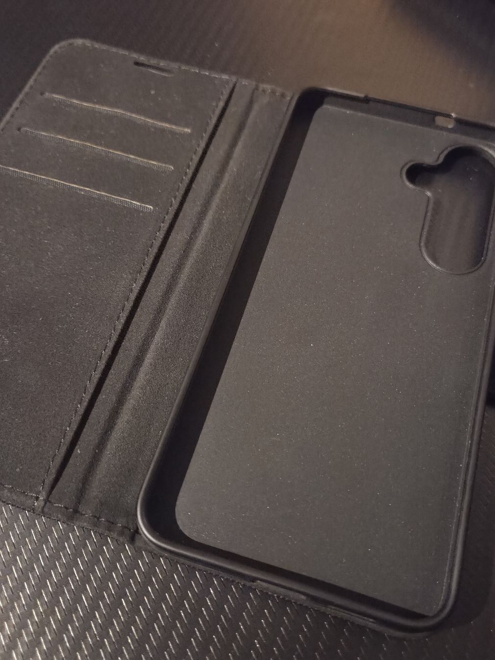 Eiger Cover & Protezioni schermo: Samsung S25+ Klapphülle (EIGER) – Nuovo (secondo la descrizione) da Sissach venduto da Legotechnicfreund 2