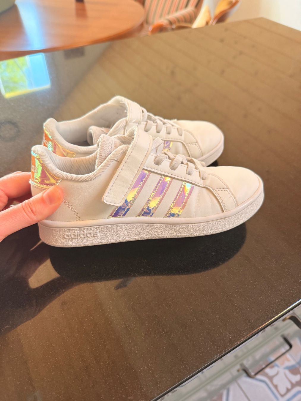 Adidas Scarpe per ragazzi: Adidas Kinder Turnschuhe Sneaker Gr.32 – Usato da Dotzigen venduto da White_Warrior