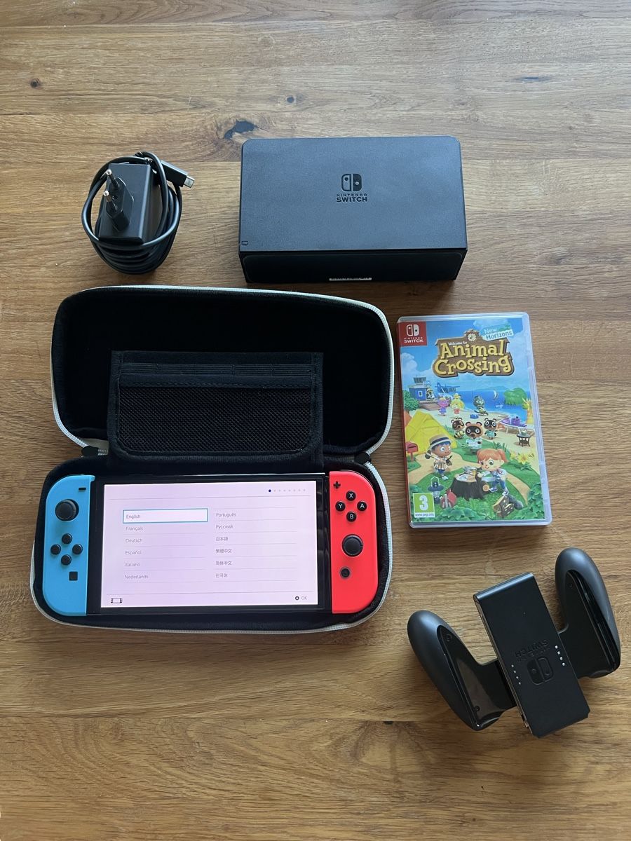 Nintendo Consoles: Nintendo Switch OLED mit Animal Crossing – D'occasion à Rickenbach SO par RN_5rff
