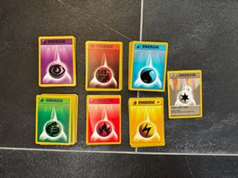 Diverse Pokemon Trading Karten