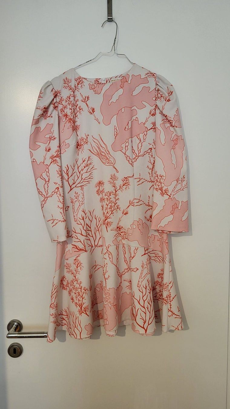 Kleider: Dress summer "Bodyform" 50chf, 38 – Neu (gemäss Beschreibung) aus Genève von gkh_yx7b