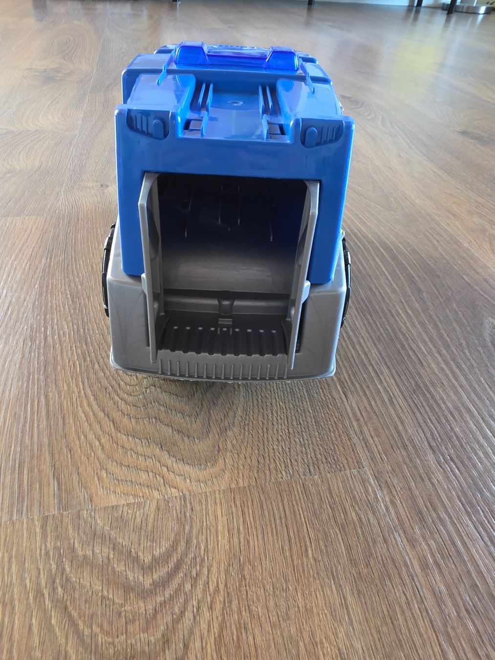 Jouets: Spielzeug Polizeiauto blau – D'occasion à Nebikon par Japostyle 3