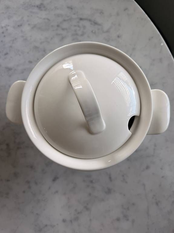Coupes: Villeroy & Boch Suppenterrine mit Deckel – D'occasion à Adligenswil par TST04 1