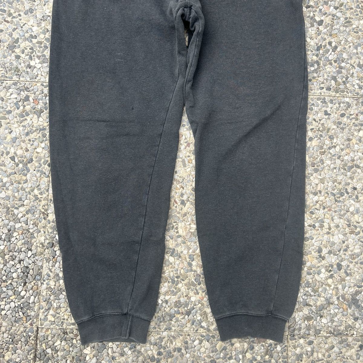 Reebok Pantalons: Vintage Reebok Gray sweatpants  – D'occasion à brent par fukusapes 3