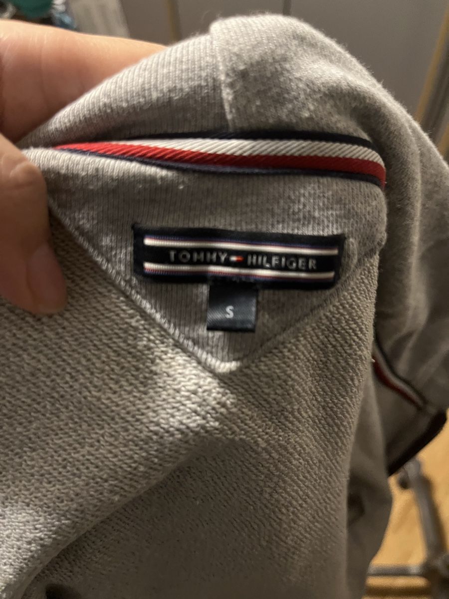 Tommy Hilfiger Maglioni & Felpe: Tommy Hilfiger Jäckli Gr. S – Usato da Zollikerberg venduto da LLV 3